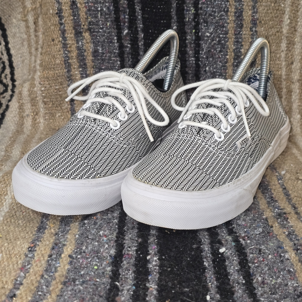 VANS TC6D Black/White Geometric Pattern Skate Lo Pro Women’s 8.5